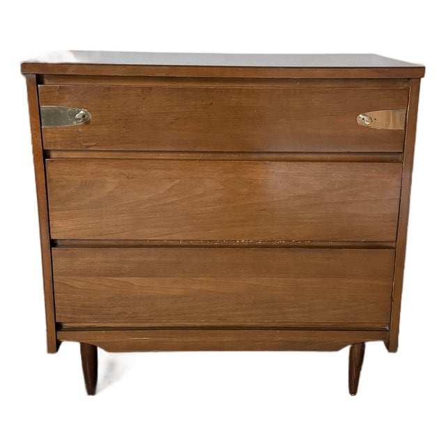 Vintage Mid Century Modern Walnut 3 Drawer Dresser in the Style of Stanley For Sale