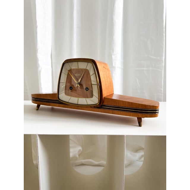 Brown Mid-Century Modern German Mantel Clock from Hermle, 1962 For Sale - Image 8 of 13