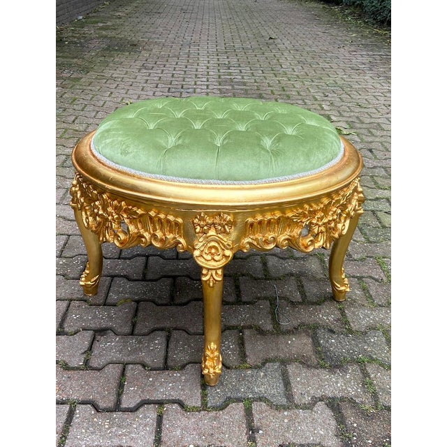 Experience the timeless elegance of Italian craftsmanship with this luxurious 1980s Baroque Rococo-style ottoman bench,...