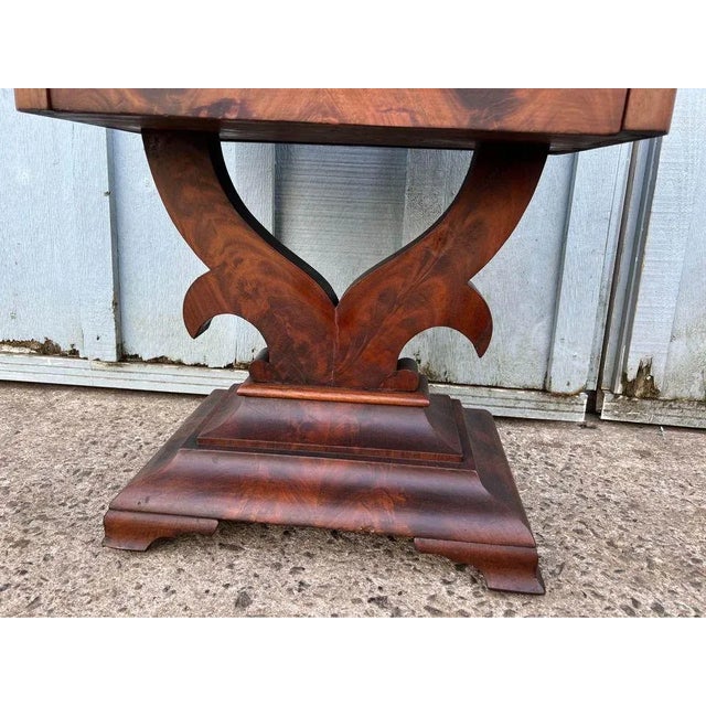 19th Century American Classical Carved Flame Mahogany Worktable For Sale In Washington DC - Image 6 of 11