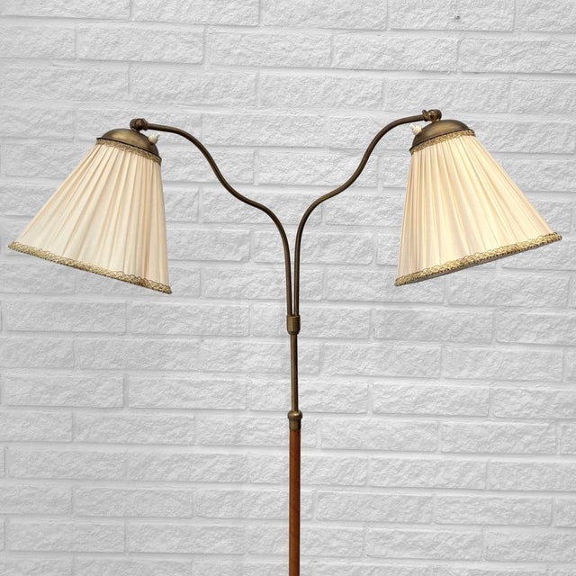 Brown Swedish Modern Floor Lamp in Brass and Teak, Sweden, 1930s For Sale - Image 8 of 17