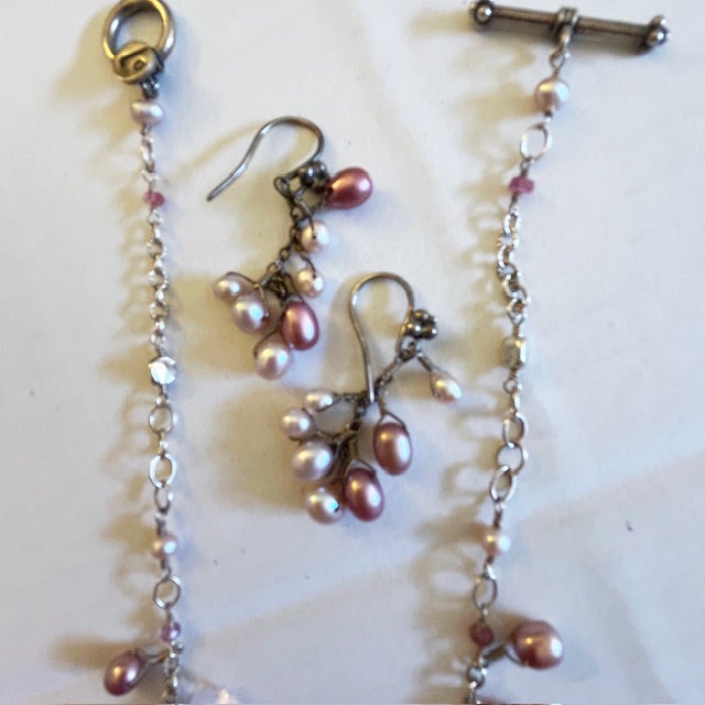 1990s 1990s Laura Gibson Sterling Silver Pearls & Dangling Faceted Gems Necklace & Earrings, 3 Pieces For Sale - Image 5 of 6