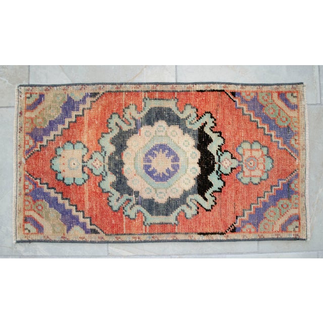 1960s Hand Knotted Door Mat, Entryway Rug, Bath Mat, Kitchen Decor, Rug, Turkish Rug - 1'5" X 2'6" For Sale - Image 12 of 13