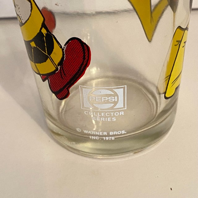 1970s 1976 Warner Brothers Looney Tunes Daffy Duck and Elmer Fudd "Marching Band" Collector Series For Sale - Image 5 of 5