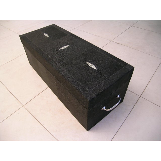 From a big success during the Art Deco period the Galuchat /Stingray came back in Fashion In the 80s .It is a rare...