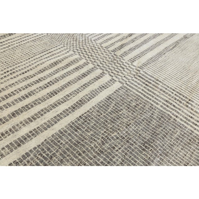 10 X 14 Hand Knotted Modern Neutral Geometric Wool Rug Minimalist Grid Pattern For Sale - Image 9 of 10