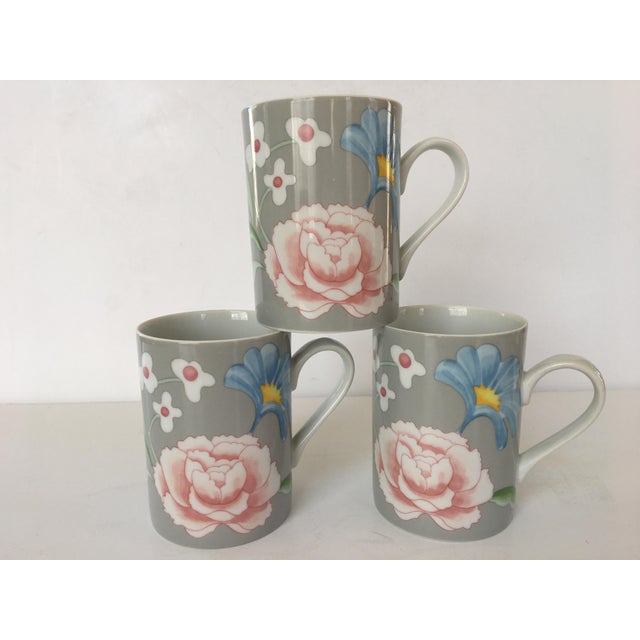 Set of Three - Fitz and Floyd Mugs in "Chanson Des Fleurs" Pattern Made in Japan For Sale - Image 11 of 12