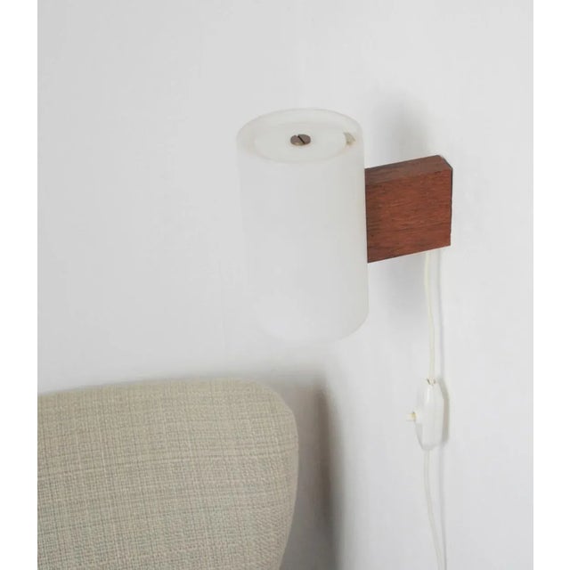 Luxus Minimalistic Wall Lamp Designed by Uno & Östen Kristiansson for Luxus, 1960s For Sale - Image 4 of 12