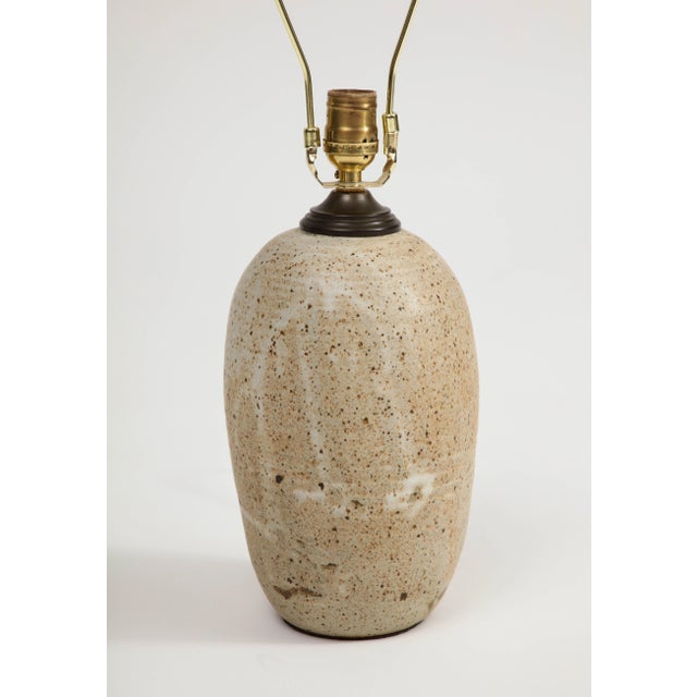 Midcentury American Glazed Pottery Table Lamp, Circa 1960 For Sale In New York - Image 6 of 9