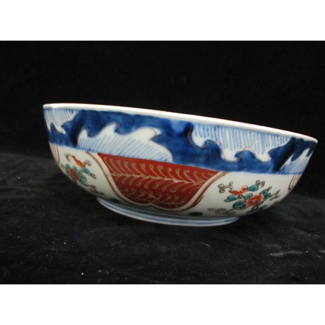 Red Japanese Arita Imari Gilt Porcelain Year of the Rabbit 8 3/4" Serving Bowl For Sale - Image 8 of 9