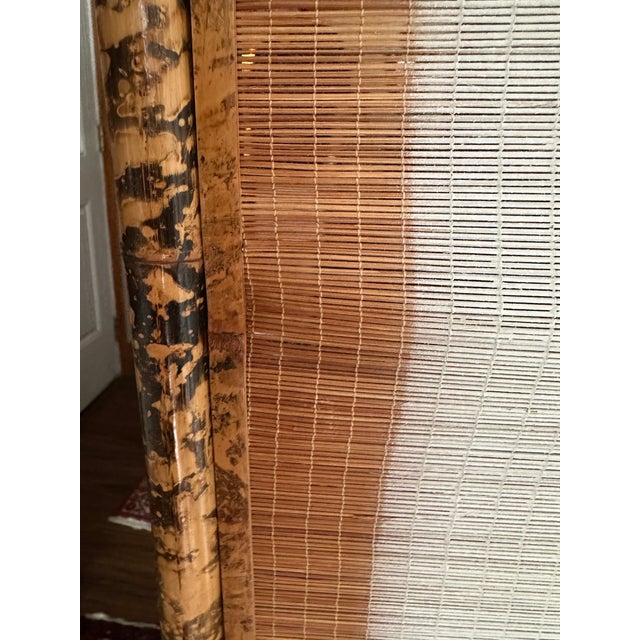 Mid-Century Hand Painted Peacocks Folding Room Divider Screen Tortoise Finish Bamboo. Bohemian, Tiki, Eclectic, Asian Style. For Sale - Image 11 of 16