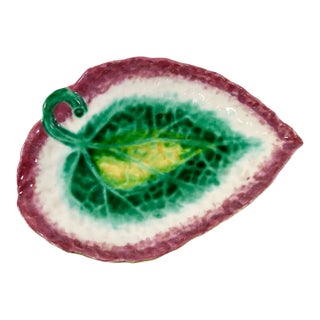 Mid 20th Century English Traidional Japanese Majolica Begonia Leaf Plate For Sale