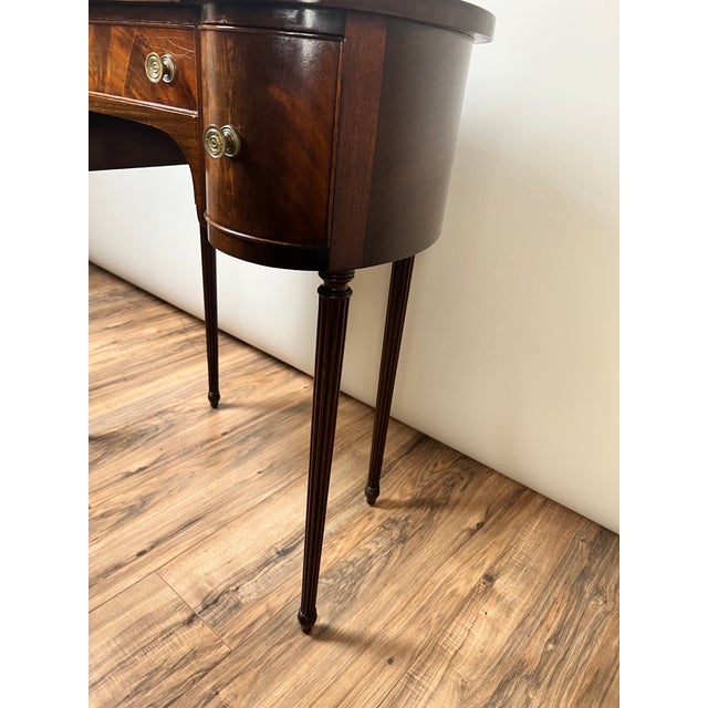 Vintage Edwardian Sheraton Revival Kidney-Form Dressing Table C. 1940 For Sale In Boston - Image 6 of 7