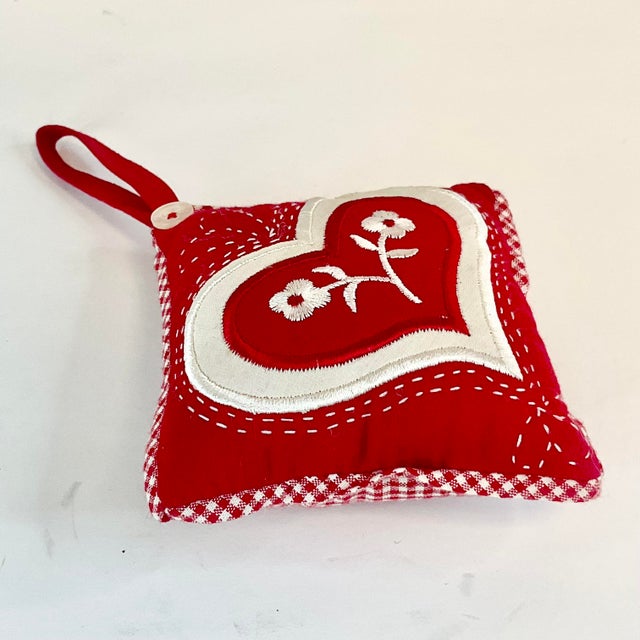 Mid 20th Century Vintage Gustavian Swedish Arts & Crafts Valentine Gingham Heart Door Knob Hanger For Sale - Image 5 of 9