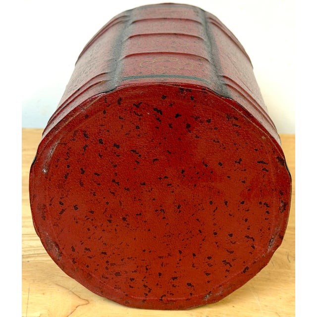 Neoclassical Italian Neoclassical Red Leather Wastepaper Basket or Trash Can, 20th Century For Sale - Image 3 of 18