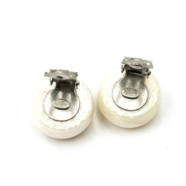 Chanel Chanel Vintage Silver CC Ivory Resin Glitter Clip on Earrings - 2 Pieces For Sale - Image 4 of 4