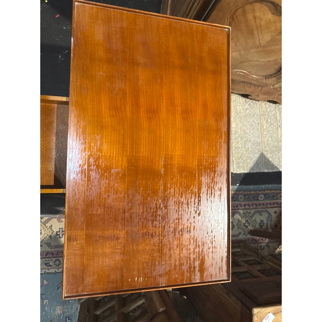 Writing Table in Walnut, in Very Good conditions. Designed before 1890