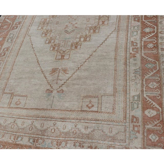 Mid 20th Century Taupe Background Turkish Vintage Oushak Rug With Tribal Medallion Design For Sale - Image 10 of 13