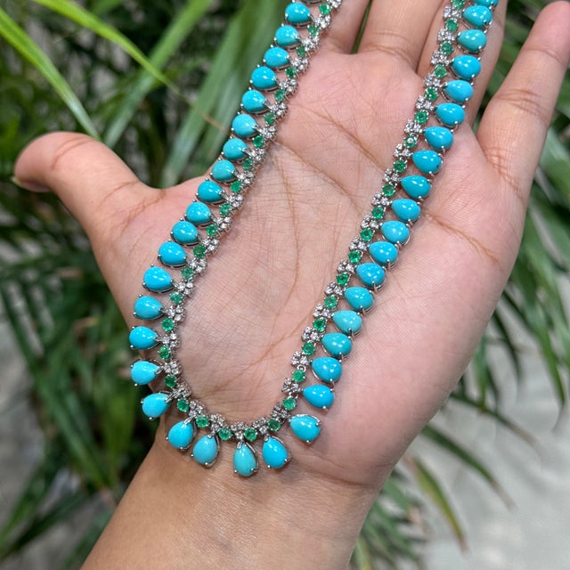 Contemporary 47.9ct Turquoise, Emerald & 2.1ct Diamond 14k White Gold Wedding Necklace For Sale In New York - Image 6 of 17