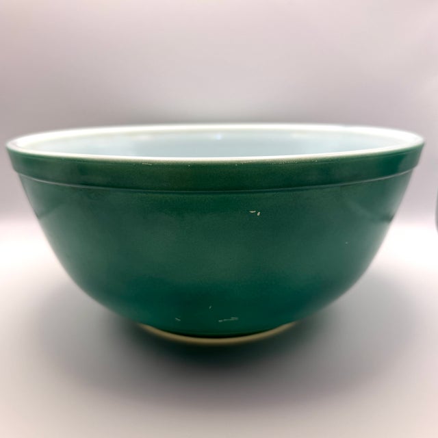 Vibrant 1940s Pyrex Primary Colors Mixing Bowl Complete Set For Sale - Image 9 of 17