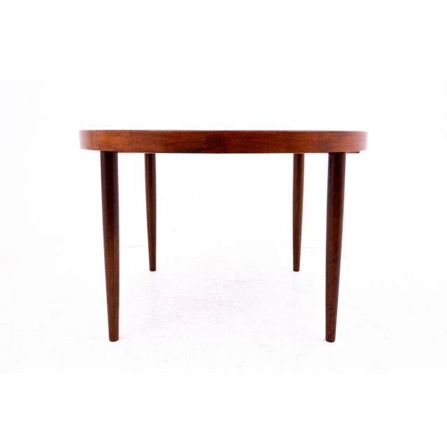 Dimensions: height 73 cm width 111 cm length when extended 211 cm