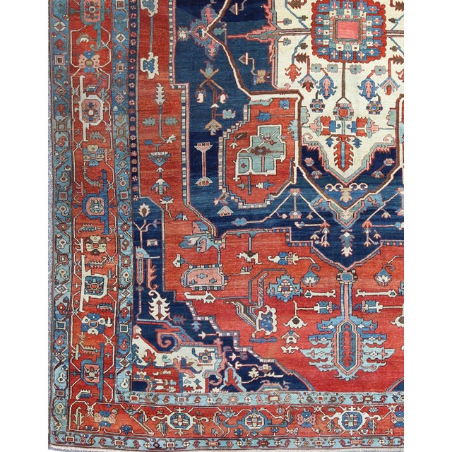 Textile Large Antique Persian Fine Weave Serapi Rug With Bold Geometric Medallion For Sale - Image 7 of 10