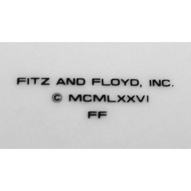 Modern 4 Fitz and Floyd Coquille Dinner Plates, Peach Seashell Pattern For Sale - Image 3 of 7