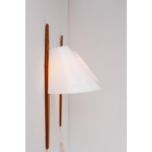 Mid-Century Modern Swedish Wall Sconces in Teak by Uno & Östen Kristiansson for Luxus, 1975, Set of 2 For Sale - Image 6 of 18