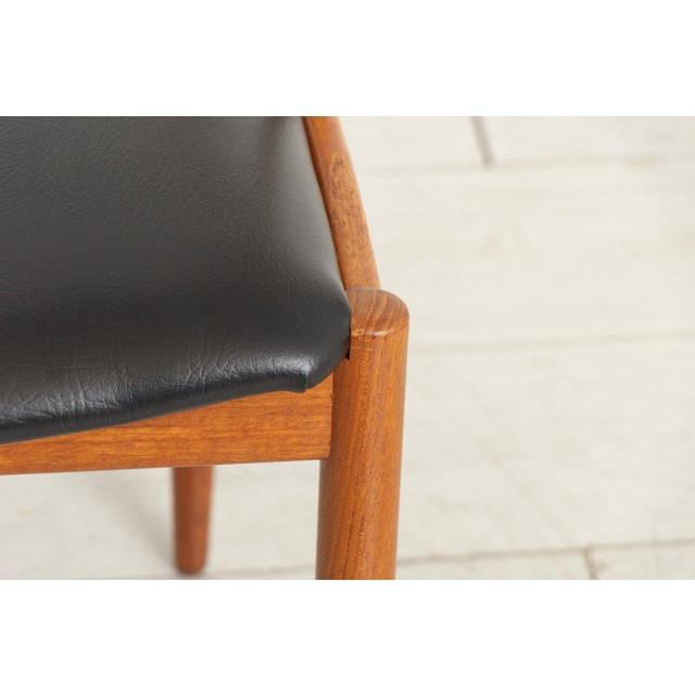 Johannes Andersen Mid-Century Danish Model BA113 Dining Chairs in Teak by Johannes Andersen for BRDR, 1965, Set of 8 For Sale - Image 4 of 10