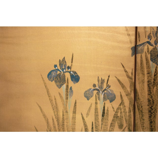 "Iris and Kingfisher", Showa Era Ogata Kōrin Style Japanese Painted Silk Byobu Screen For Sale In Dallas - Image 6 of 17