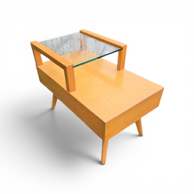 l'Orange Et Blanc Color Blocked Scheme 1953 MCM End Table For Sale - Image 13 of 15