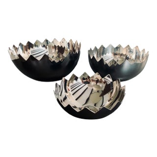 1980s Giuliano Malimpensa Mesa Design Italy Nesting Sawtooth Bowls- Set of 2 For Sale