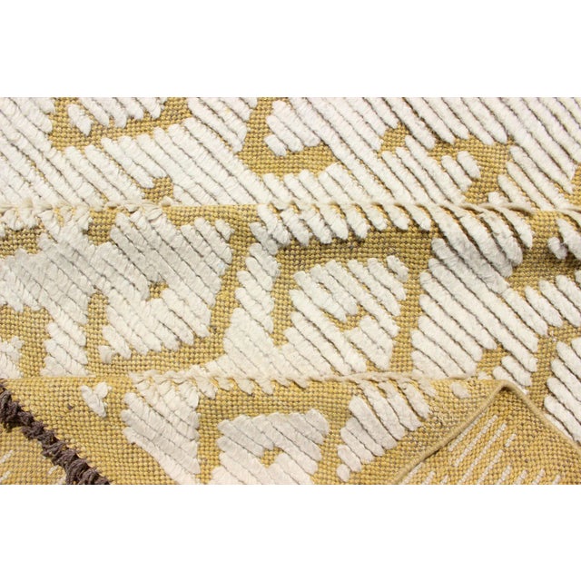 Modern Hand-Knotted Rug in Wool With Diamond Design in Marigold and Cream For Sale - Image 9 of 11