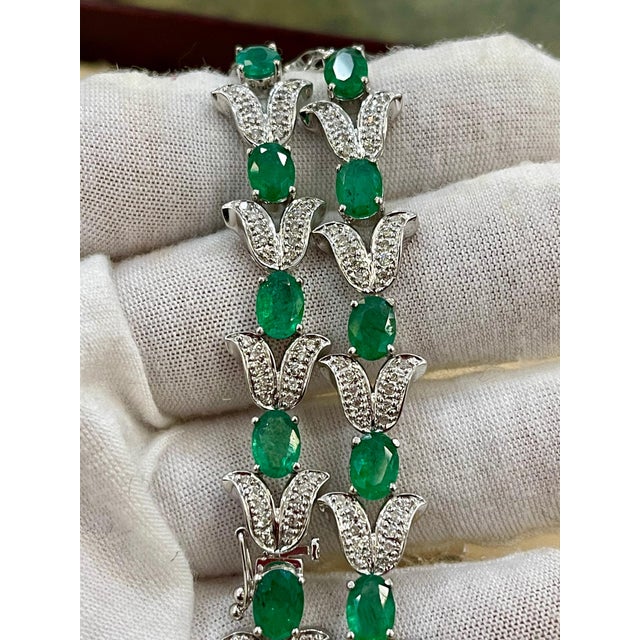 Gemstone 10 Carat Natural Brazilian Emerald & Diamond Tennis Bracelet 14 Karat White Gold For Sale - Image 7 of 18