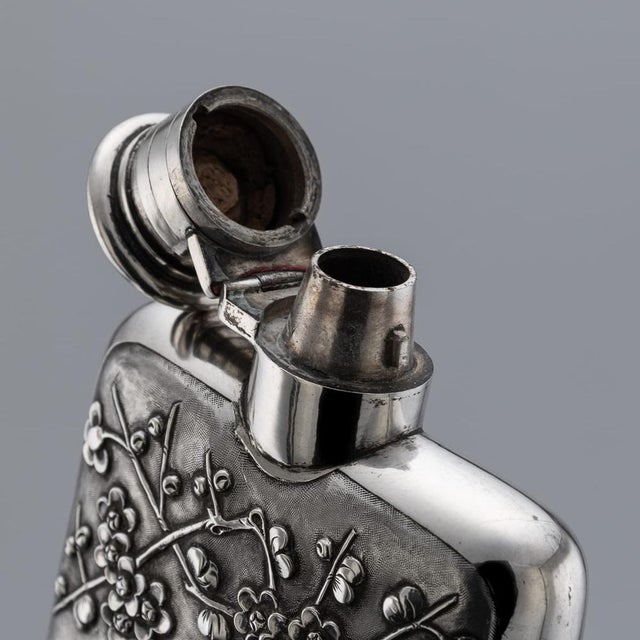 Antique Japanese Export Silver Cherry Blossom Hip Flask, 19th Century For Sale - Image 6 of 17