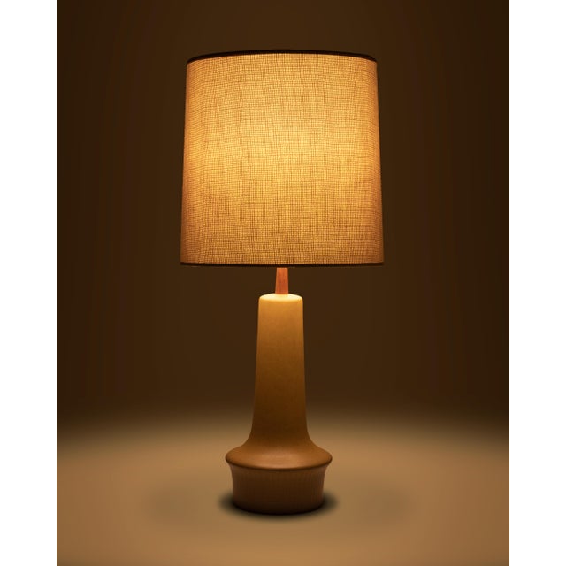 Mid-Century Modern Vintage Mid Century M194 Ceramic Table Lamp by Jane and Gordon Martz For Sale - Image 3 of 8