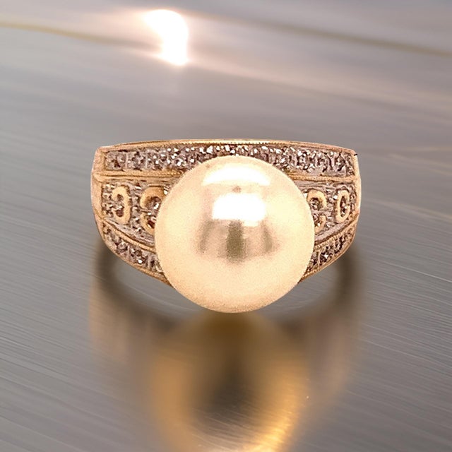 Traditional Natural South Sea Pearl Diamond Ring 7 14k Yellow Gold 0.14 CTs Certified For Sale - Image 3 of 15