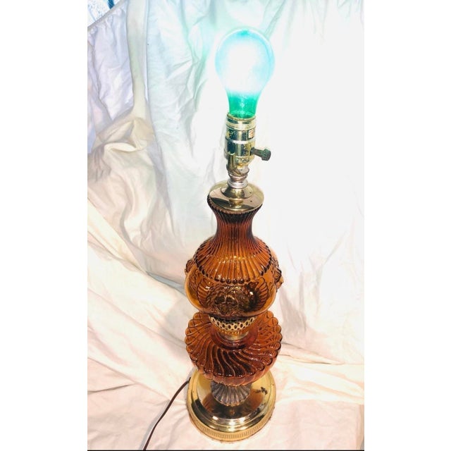 Mid-Century Modern 1960s Brass and Amber Glass Table Lamp For Sale - Image 3 of 8
