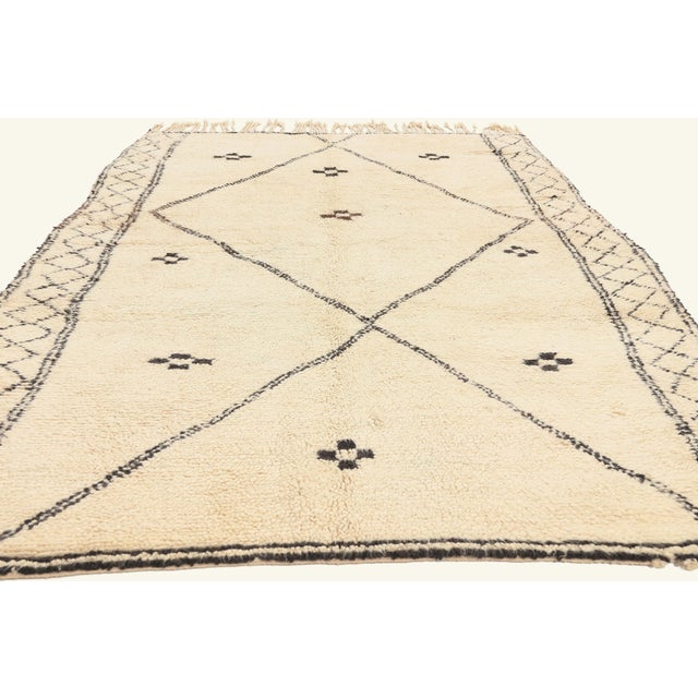 Contemporary Vintage Azilal Moroccan Rug, 05'00 X 08'10 For Sale - Image 3 of 10