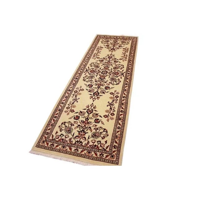 Middle Eastern Hand-Knotted Sarough Rug For Sale - Image 4 of 11