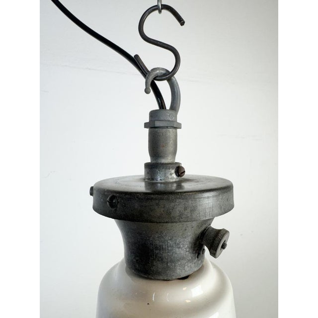 Large British Industrial White Enamel Factory Pendant Lamp from Benjamin, 1960s For Sale - Image 10 of 18