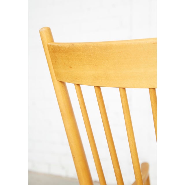 Vintage J16 Rocking Chair by Hans J. Wegner for FDB Møbler, 1960s For Sale - Image 4 of 17