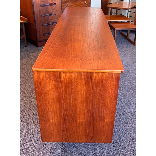 Mid 20th Century Apartment Size Mid Century Modern Teak Credenza by McIntosh, Uk c.1960 For Sale - Image 5 of 8