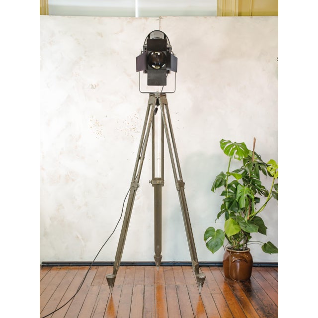 Industrial Barndoor Theater Spotlight Floor Lamp on Bundeswehr Tripod from A.E. Cremer, Paris, 1950s For Sale - Image 3 of 17