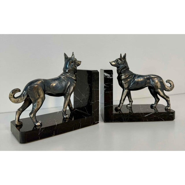 Art Deco French Bookends with Wolf Dogs in Silver Patinated Metal, 1930s, Set of 2 For Sale - Image 3 of 9