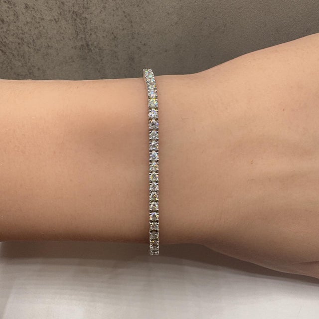Natural Diamond Tennis Bracelet in 14kt White Gold – 3.43ctw, 7in, New For Sale - Image 4 of 4