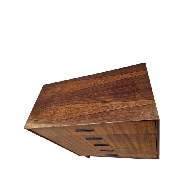 1970s Danish Modern Rosewood Dresser High Chest of Drawers For Sale - Image 4 of 15