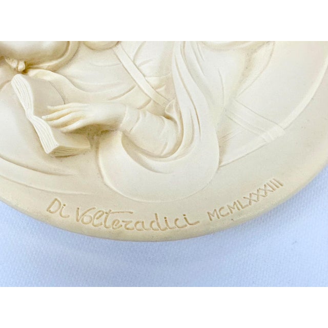 Italian Hand-Carved Alabaster Wall Plate by A. Santangela for Studio Dante Di Volteradici, 1983 For Sale - Image 3 of 15
