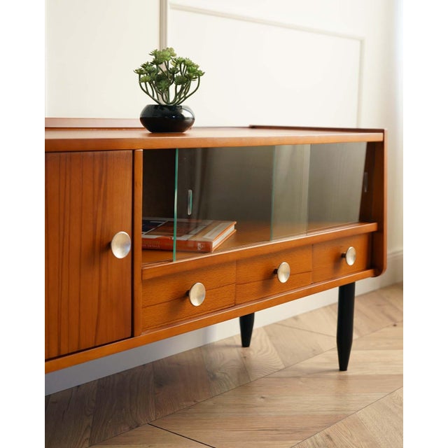 Mid-Century Modern Small Vintage TV Unit from Vilniaus Baldų Kombinatas, 1965 For Sale - Image 3 of 11