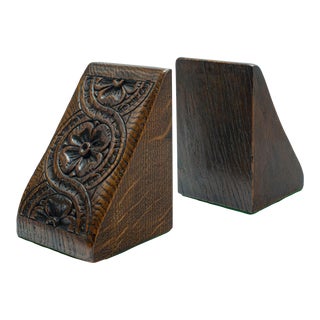 1900s Pair of Antique Victorian Scottish Oak Bookends For Sale